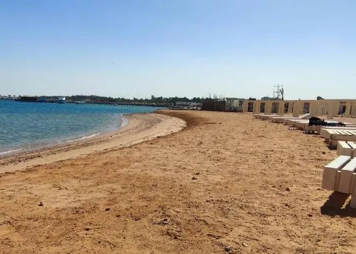 البرنسيسة ريزورت الممشي السياحي شاطي خاص و حمام سباحه Apartmanhotel