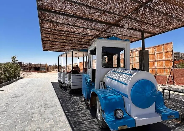 Apartmanhotel البرنسيسة ريزورت الممشي السياحي شاطي خاص و حمام سباحه Gurdaka